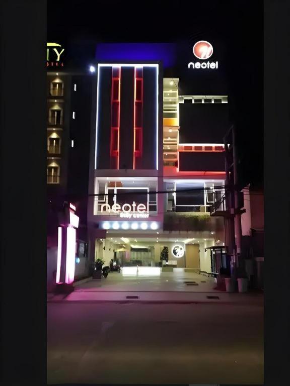 Neotel Hotel City Centre Tanjung Redep Zewnętrze zdjęcie
