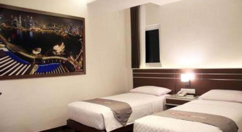 Neotel Hotel City Centre Tanjung Redep Zewnętrze zdjęcie