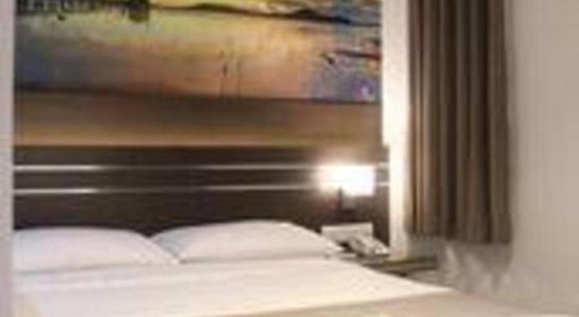 Neotel Hotel City Centre Tanjung Redep Zewnętrze zdjęcie