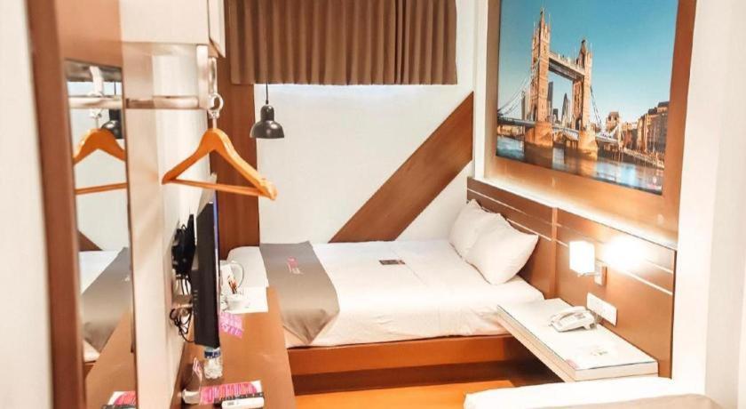 Neotel Hotel City Centre Tanjung Redep Zewnętrze zdjęcie