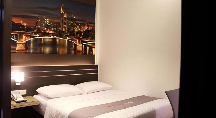 Neotel Hotel City Centre Tanjung Redep Zewnętrze zdjęcie